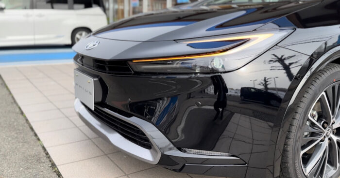 衝撃】新型プリウスの黒はカッコ良過ぎ。だがアソコが意味不明